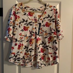 Lucky brand floral top. New with tags.